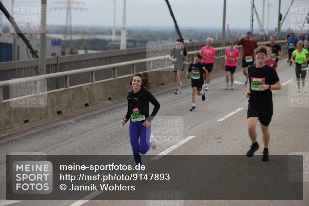 03.10.2025 - Köhlbrandbrückenlauf Jannik Wohlers http://msf.ph/oto/9147893 03.10.2025 15:51:39 Position 1 7427 meine-sportfotos.de