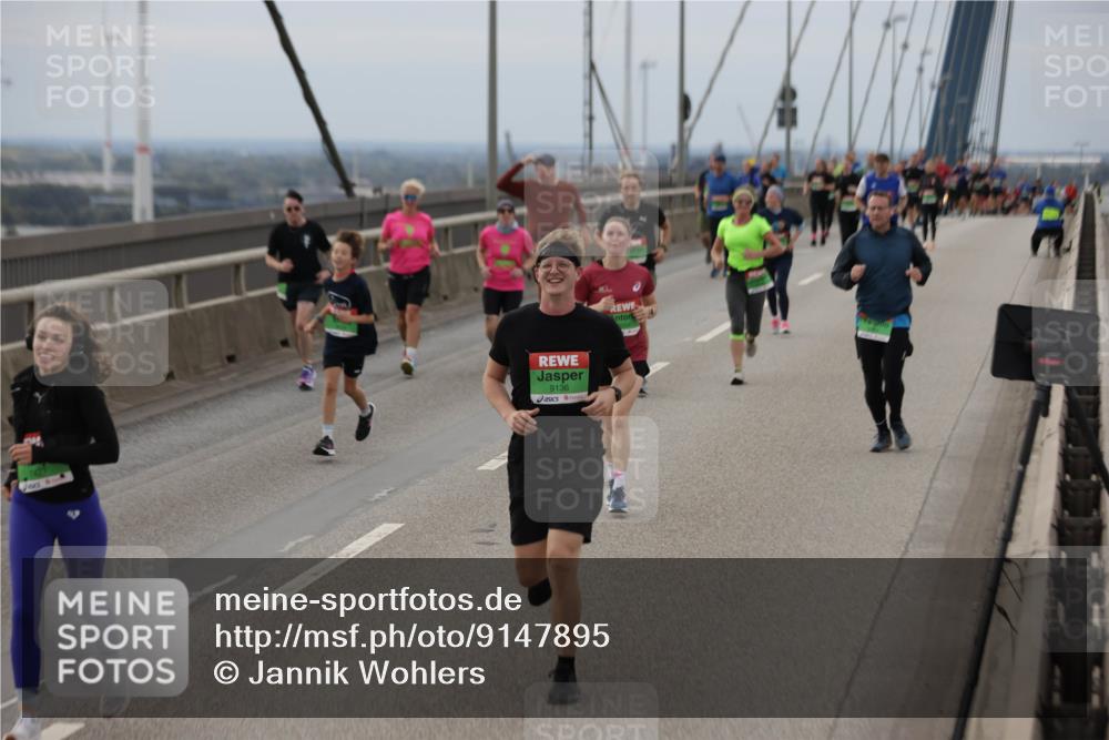 03.10.2025 - Köhlbrandbrückenlauf Jannik Wohlers http://msf.ph/oto/9147895 03.10.2025 15:51:39 Position 1 9136 meine-sportfotos.de