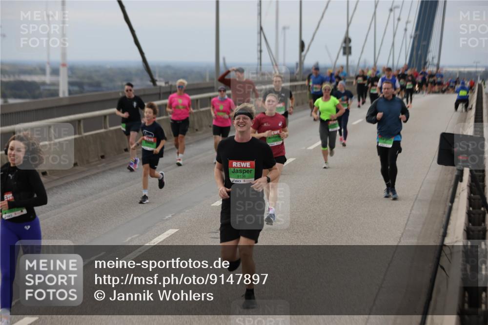 03.10.2025 - Köhlbrandbrückenlauf Jannik Wohlers http://msf.ph/oto/9147897 03.10.2025 15:51:39 Position 1 9136 meine-sportfotos.de