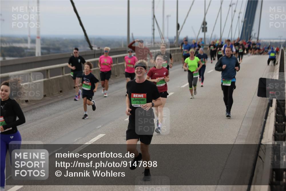 03.10.2025 - Köhlbrandbrückenlauf Jannik Wohlers http://msf.ph/oto/9147898 03.10.2025 15:51:40 Position 1 9136 meine-sportfotos.de