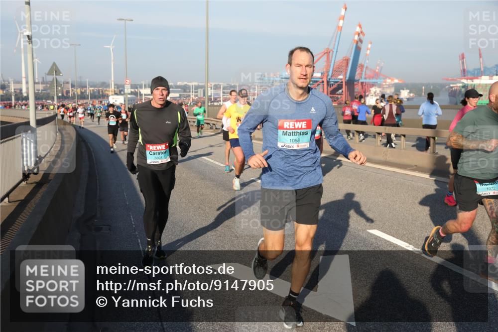 03.10.2025 - Köhlbrandbrückenlauf Yannick Fuchs http://msf.ph/oto/9147905 03.10.2025 08:39:12 Position 2 3301, 1058, 1072 meine-sportfotos.de