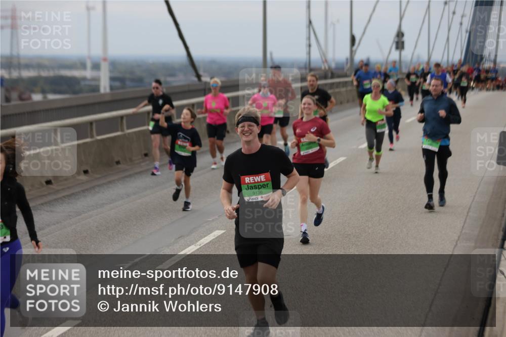 03.10.2025 - Köhlbrandbrückenlauf Jannik Wohlers http://msf.ph/oto/9147908 03.10.2025 15:51:40 Position 1 9136 meine-sportfotos.de