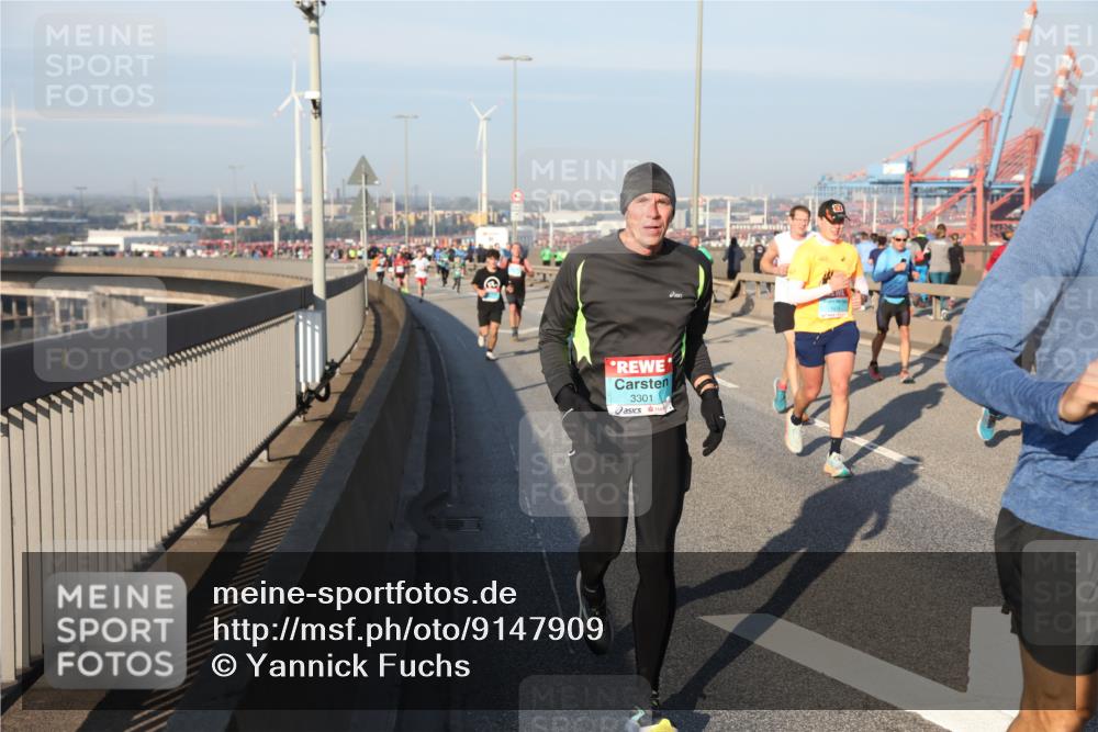 03.10.2025 - Köhlbrandbrückenlauf Yannick Fuchs http://msf.ph/oto/9147909 03.10.2025 08:39:12 Position 2 3301 meine-sportfotos.de