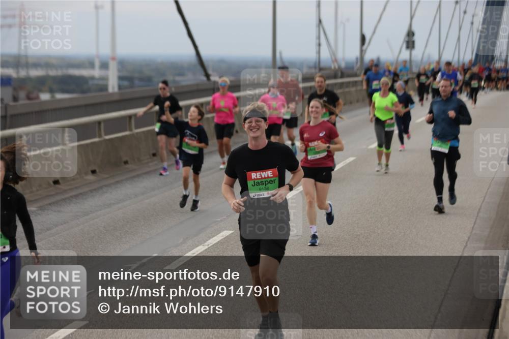 03.10.2025 - Köhlbrandbrückenlauf Jannik Wohlers http://msf.ph/oto/9147910 03.10.2025 15:51:40 Position 1 9136 meine-sportfotos.de