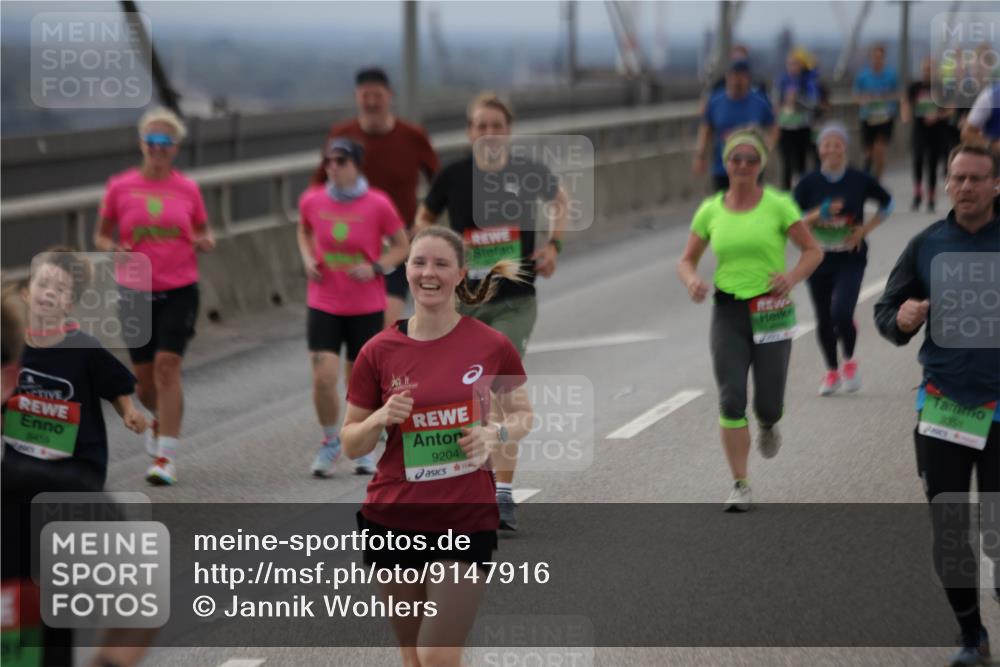 03.10.2025 - Köhlbrandbrückenlauf Jannik Wohlers http://msf.ph/oto/9147916 03.10.2025 15:51:41 Position 1 8459, 9204, 0, 1051 meine-sportfotos.de