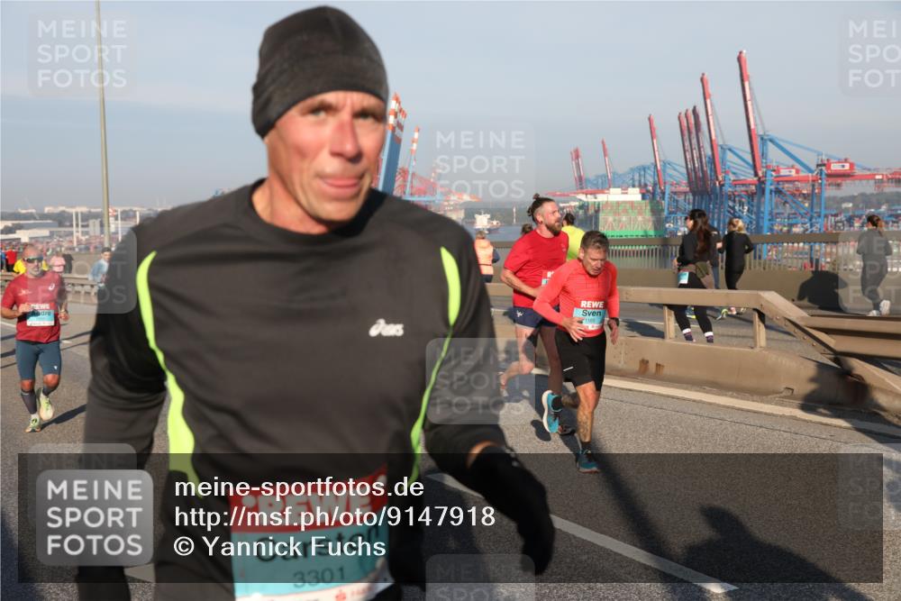 03.10.2025 - Köhlbrandbrückenlauf Yannick Fuchs http://msf.ph/oto/9147918 03.10.2025 08:39:13 Position 2 3301, 1165 meine-sportfotos.de