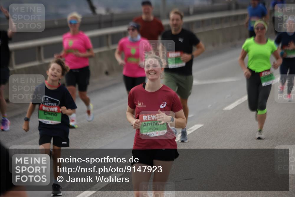 03.10.2025 - Köhlbrandbrückenlauf Jannik Wohlers http://msf.ph/oto/9147923 03.10.2025 15:51:41 Position 1 8459, 9204 meine-sportfotos.de