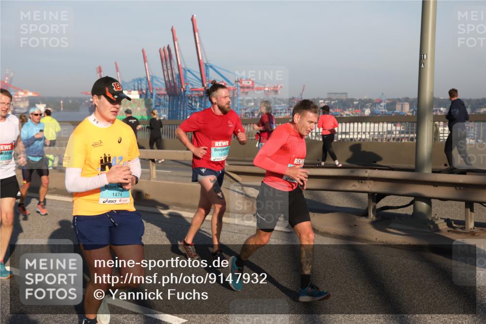 03.10.2025 - Köhlbrandbrückenlauf Yannick Fuchs http://msf.ph/oto/9147932 03.10.2025 08:39:14 Position 2 1176, 1474, 1273, 118 meine-sportfotos.de