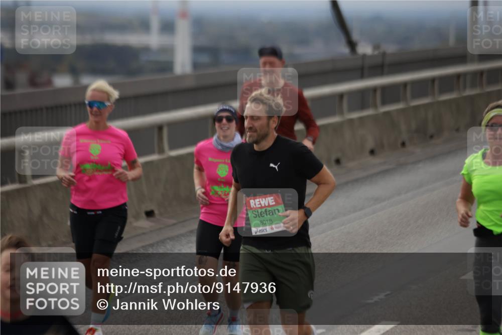 03.10.2025 - Köhlbrandbrückenlauf Jannik Wohlers http://msf.ph/oto/9147936 03.10.2025 15:51:43 Position 1 8018 meine-sportfotos.de