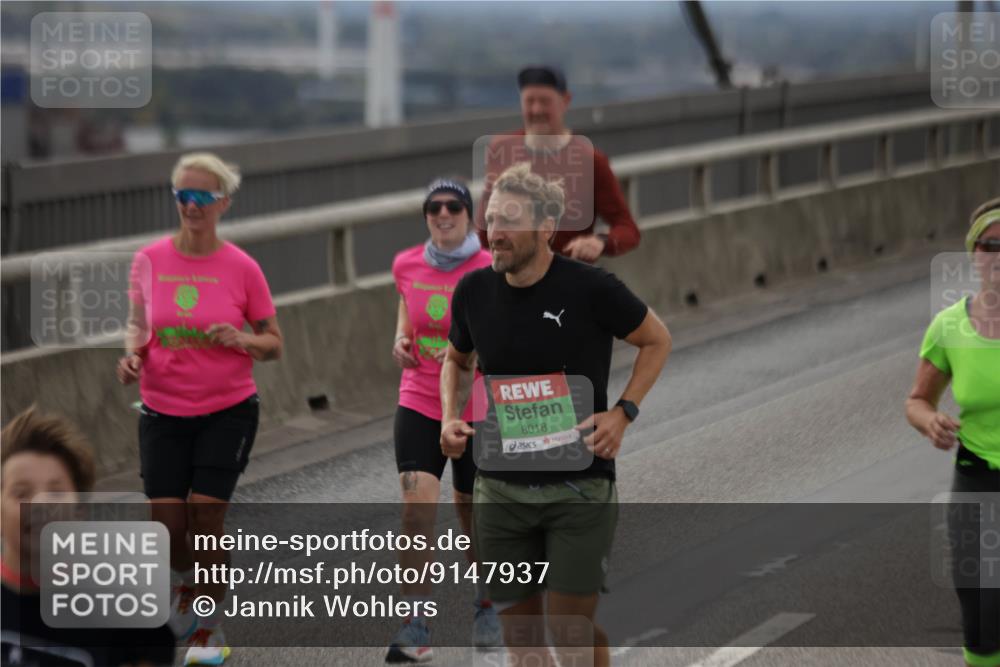 03.10.2025 - Köhlbrandbrückenlauf Jannik Wohlers http://msf.ph/oto/9147937 03.10.2025 15:51:44 Position 1 8018 meine-sportfotos.de