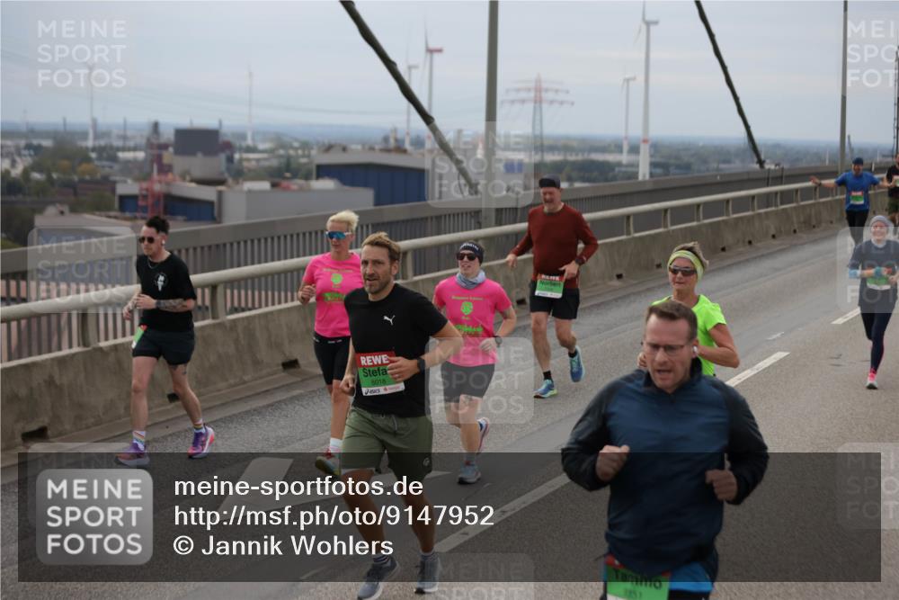 03.10.2025 - Köhlbrandbrückenlauf Jannik Wohlers http://msf.ph/oto/9147952 03.10.2025 15:51:45 Position 1 8018, 1351 meine-sportfotos.de