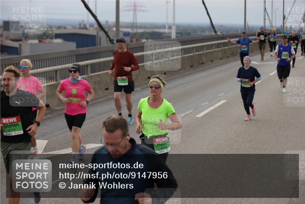 03.10.2025 - Köhlbrandbrückenlauf Jannik Wohlers http://msf.ph/oto/9147956 03.10.2025 15:51:46 Position 1 8018, 8032 meine-sportfotos.de