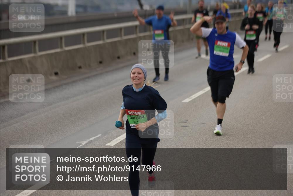 03.10.2025 - Köhlbrandbrückenlauf Jannik Wohlers http://msf.ph/oto/9147966 03.10.2025 15:51:47 Position 1 9477 meine-sportfotos.de