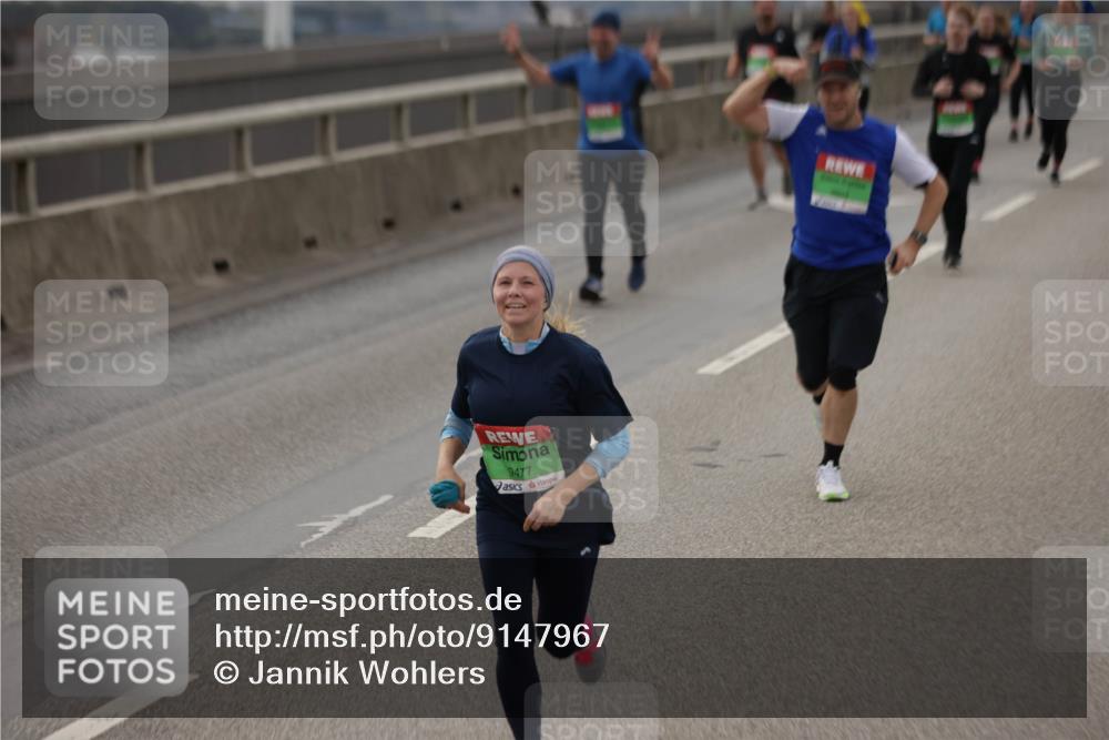 03.10.2025 - Köhlbrandbrückenlauf Jannik Wohlers http://msf.ph/oto/9147967 03.10.2025 15:51:47 Position 1 9477 meine-sportfotos.de