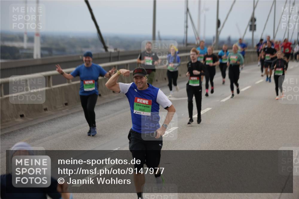 03.10.2025 - Köhlbrandbrückenlauf Jannik Wohlers http://msf.ph/oto/9147977 03.10.2025 15:51:48 Position 1 9604 meine-sportfotos.de