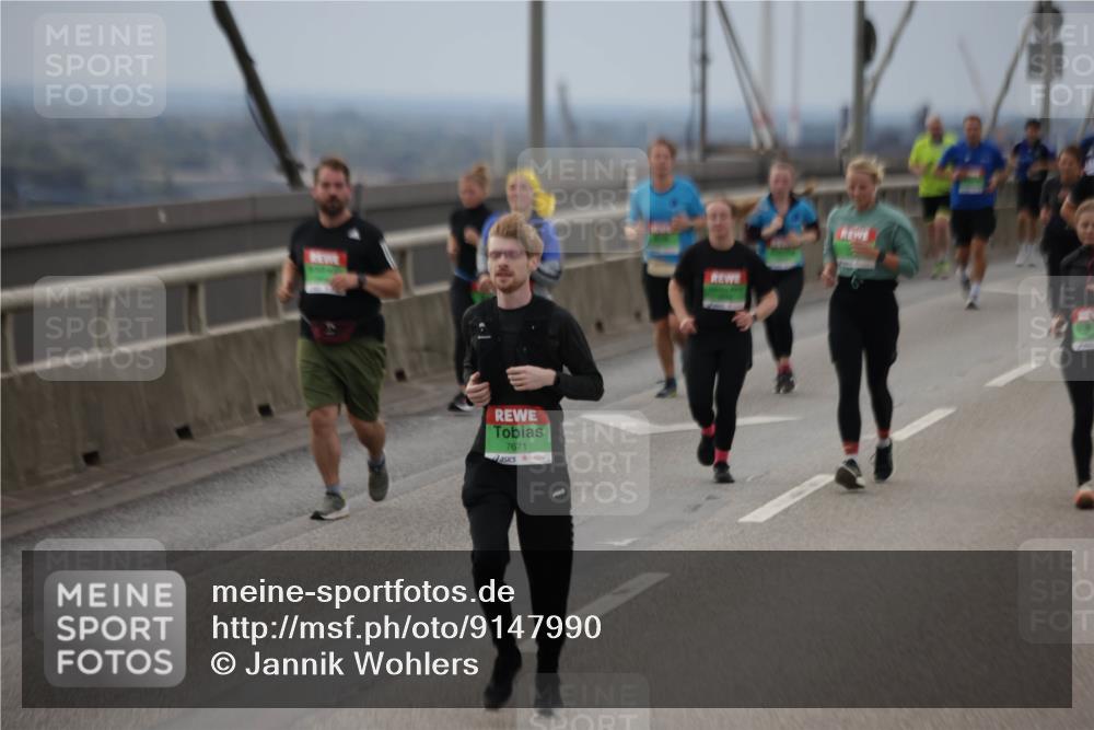 03.10.2025 - Köhlbrandbrückenlauf Jannik Wohlers http://msf.ph/oto/9147990 03.10.2025 15:51:50 Position 1 7671 meine-sportfotos.de
