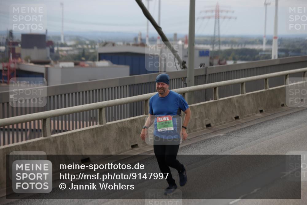 03.10.2025 - Köhlbrandbrückenlauf Jannik Wohlers http://msf.ph/oto/9147997 03.10.2025 15:51:51 Position 1 7478 meine-sportfotos.de