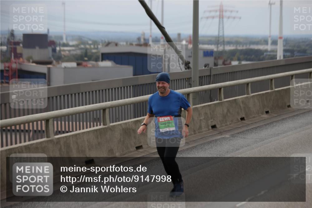 03.10.2025 - Köhlbrandbrückenlauf Jannik Wohlers http://msf.ph/oto/9147998 03.10.2025 15:51:51 Position 1 7478 meine-sportfotos.de