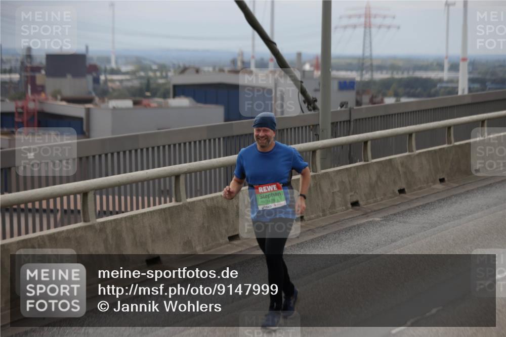 03.10.2025 - Köhlbrandbrückenlauf Jannik Wohlers http://msf.ph/oto/9147999 03.10.2025 15:51:51 Position 1 7478 meine-sportfotos.de