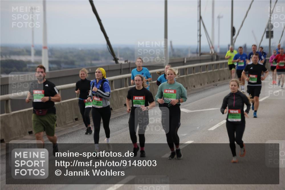 03.10.2025 - Köhlbrandbrückenlauf Jannik Wohlers http://msf.ph/oto/9148003 03.10.2025 15:51:53 Position 1 9728 meine-sportfotos.de