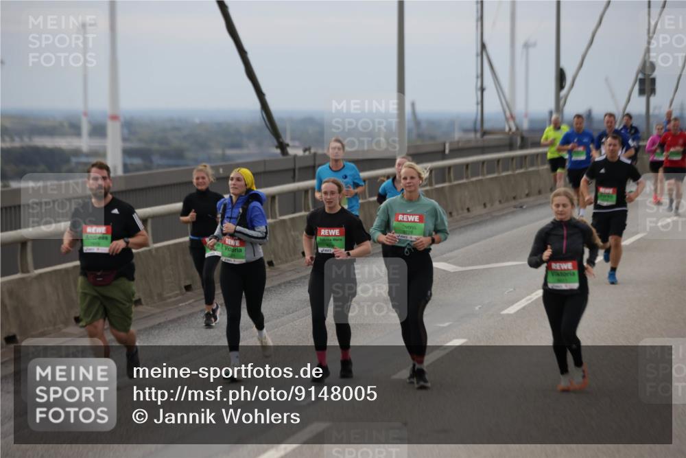 03.10.2025 - Köhlbrandbrückenlauf Jannik Wohlers http://msf.ph/oto/9148005 03.10.2025 15:51:53 Position 1 9728 meine-sportfotos.de