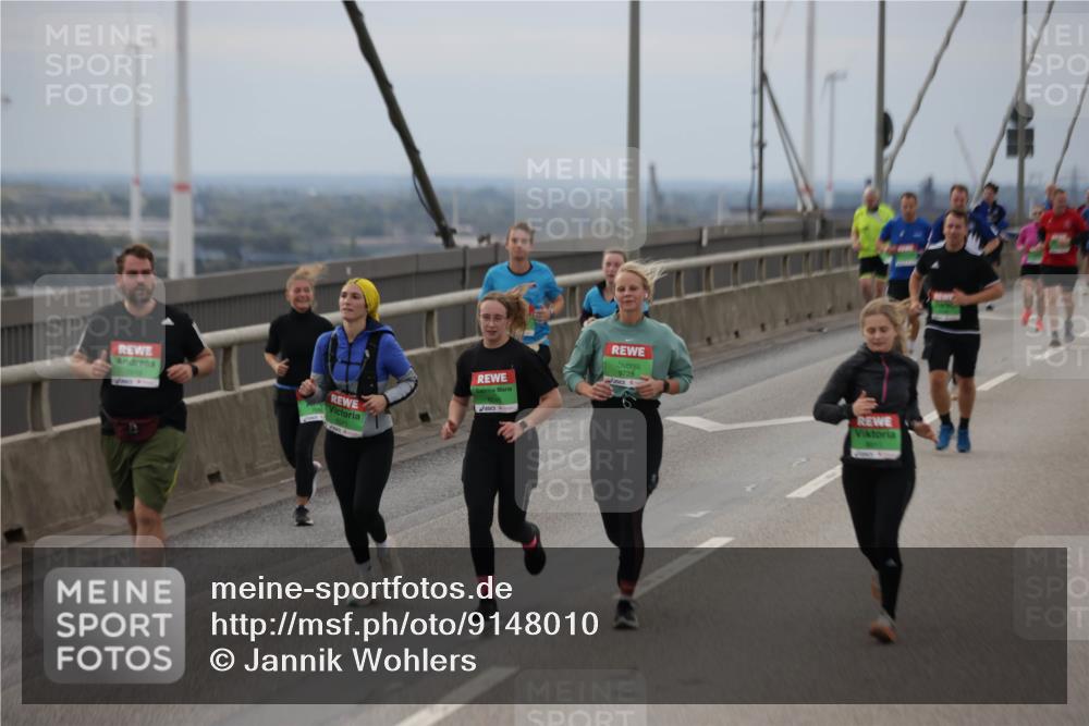 03.10.2025 - Köhlbrandbrückenlauf Jannik Wohlers http://msf.ph/oto/9148010 03.10.2025 15:51:53 Position 1 9728 meine-sportfotos.de