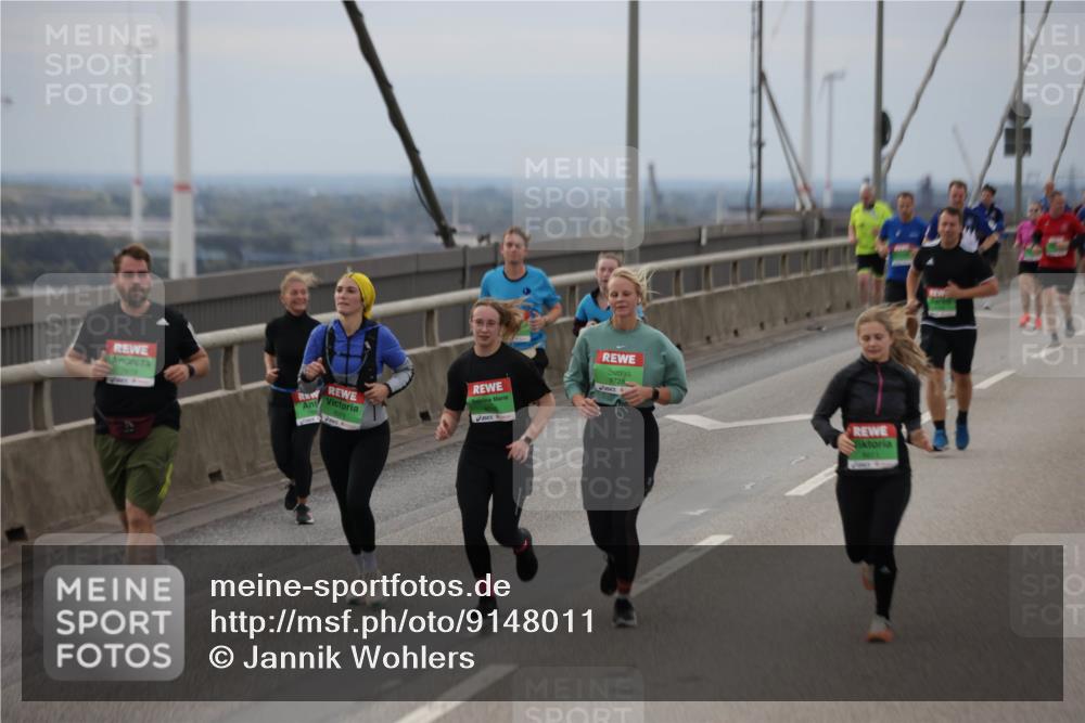 03.10.2025 - Köhlbrandbrückenlauf Jannik Wohlers http://msf.ph/oto/9148011 03.10.2025 15:51:53 Position 1 9728, 8071 meine-sportfotos.de