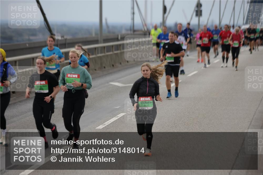 03.10.2025 - Köhlbrandbrückenlauf Jannik Wohlers http://msf.ph/oto/9148014 03.10.2025 15:51:54 Position 1 8011 meine-sportfotos.de