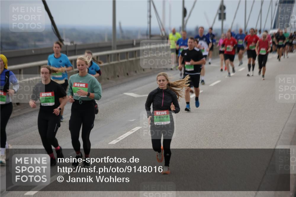 03.10.2025 - Köhlbrandbrückenlauf Jannik Wohlers http://msf.ph/oto/9148016 03.10.2025 15:51:54 Position 1 8011 meine-sportfotos.de