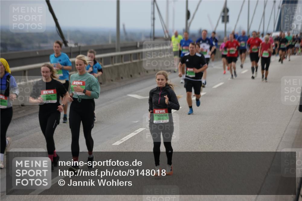03.10.2025 - Köhlbrandbrückenlauf Jannik Wohlers http://msf.ph/oto/9148018 03.10.2025 15:51:54 Position 1 8011 meine-sportfotos.de