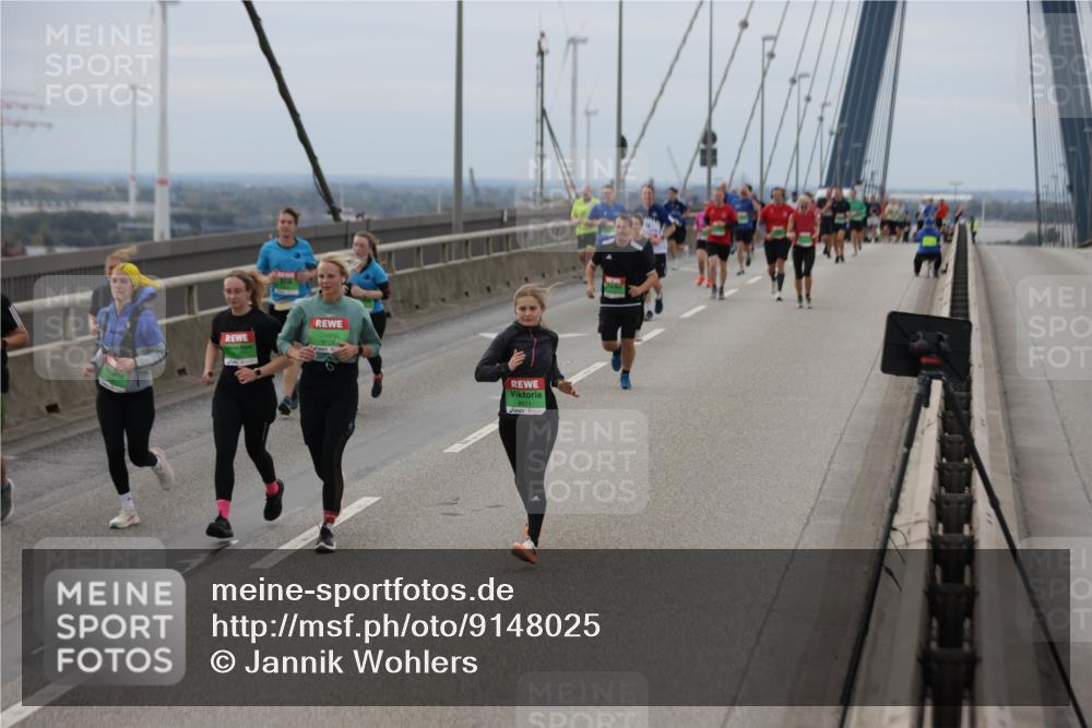 03.10.2025 - Köhlbrandbrückenlauf Jannik Wohlers http://msf.ph/oto/9148025 03.10.2025 15:51:55 Position 1 8011 meine-sportfotos.de