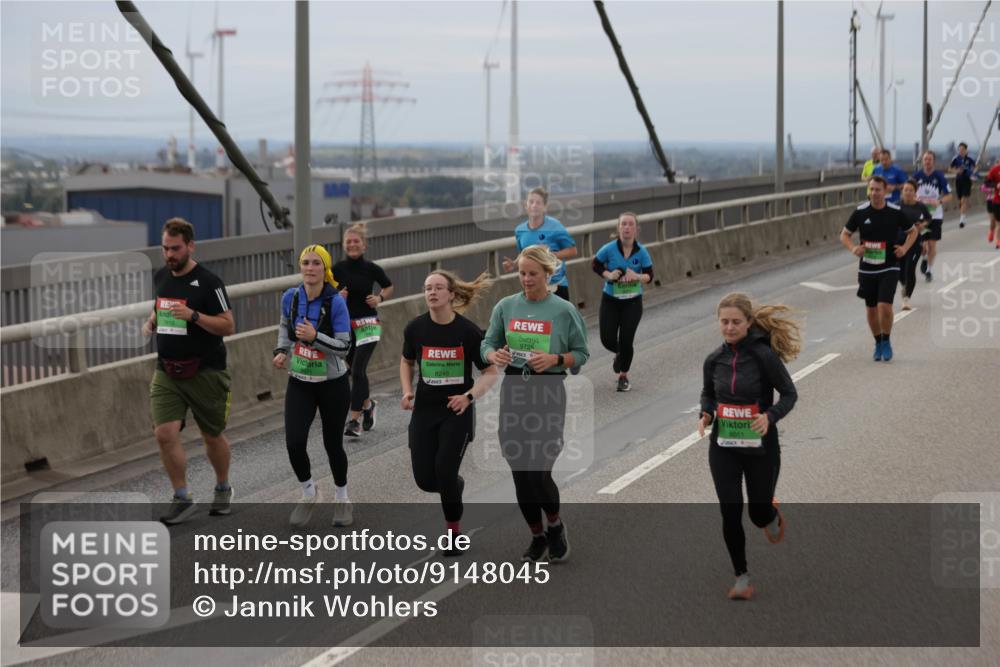03.10.2025 - Köhlbrandbrückenlauf Jannik Wohlers http://msf.ph/oto/9148045 03.10.2025 15:51:56 Position 1 8246, 8011 meine-sportfotos.de