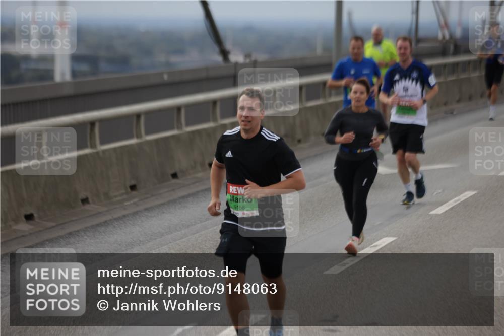 03.10.2025 - Köhlbrandbrückenlauf Jannik Wohlers http://msf.ph/oto/9148063 03.10.2025 15:51:59 Position 1 9158 meine-sportfotos.de