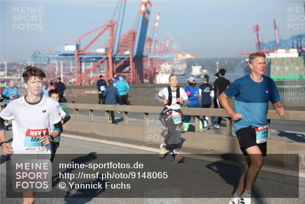 03.10.2025 - Köhlbrandbrückenlauf Yannick Fuchs http://msf.ph/oto/9148065 03.10.2025 08:39:27 Position 2 7, 2728, 1357 meine-sportfotos.de