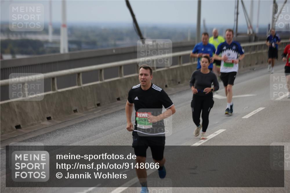03.10.2025 - Köhlbrandbrückenlauf Jannik Wohlers http://msf.ph/oto/9148066 03.10.2025 15:51:59 Position 1 9158 meine-sportfotos.de