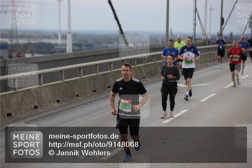 03.10.2025 - Köhlbrandbrückenlauf Jannik Wohlers http://msf.ph/oto/9148068 03.10.2025 15:51:59 Position 1 9158 meine-sportfotos.de