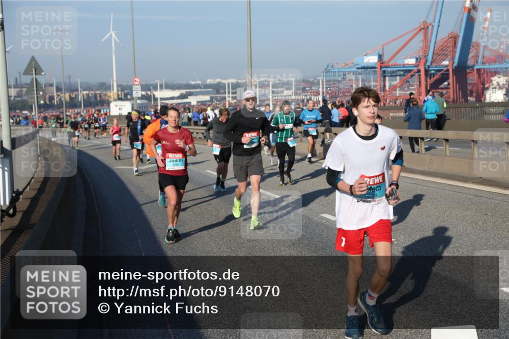 03.10.2025 - Köhlbrandbrückenlauf Yannick Fuchs http://msf.ph/oto/9148070 03.10.2025 08:39:27 Position 2 2728 meine-sportfotos.de
