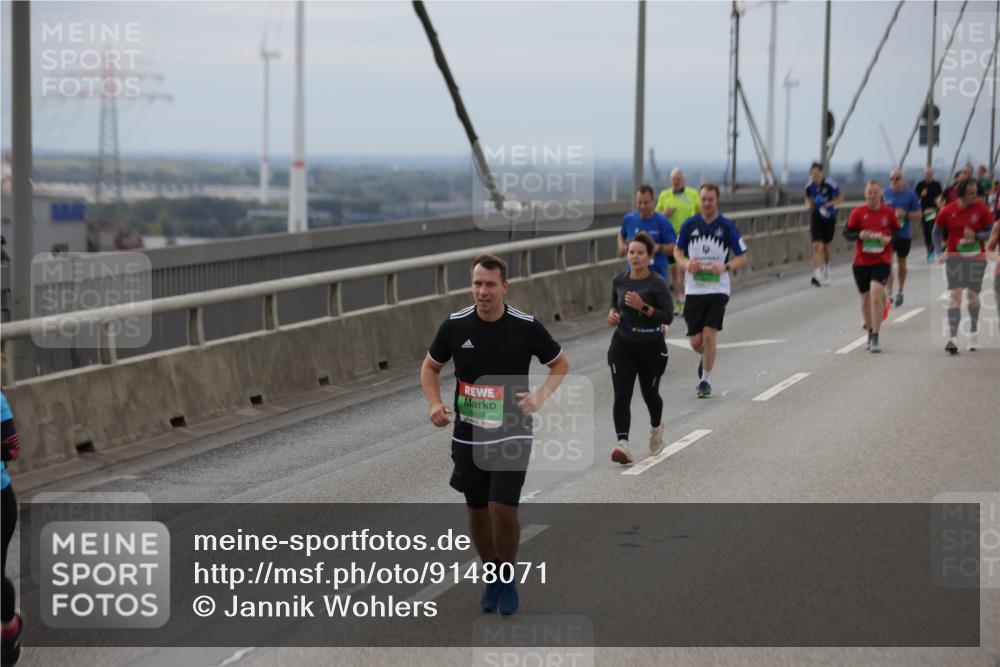 03.10.2025 - Köhlbrandbrückenlauf Jannik Wohlers http://msf.ph/oto/9148071 03.10.2025 15:51:59 Position 1 9158 meine-sportfotos.de