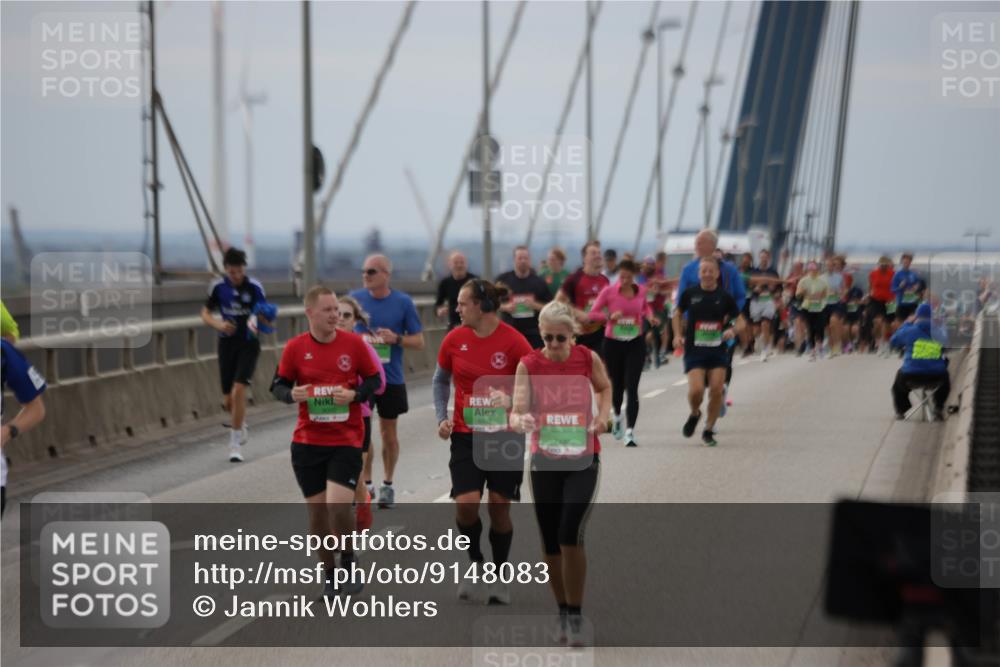 03.10.2025 - Köhlbrandbrückenlauf Jannik Wohlers http://msf.ph/oto/9148083 03.10.2025 15:52:00 Position 1 8998, 7430 meine-sportfotos.de