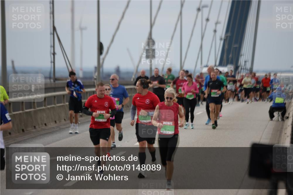 03.10.2025 - Köhlbrandbrückenlauf Jannik Wohlers http://msf.ph/oto/9148089 03.10.2025 15:52:01 Position 1 8998, 7430 meine-sportfotos.de