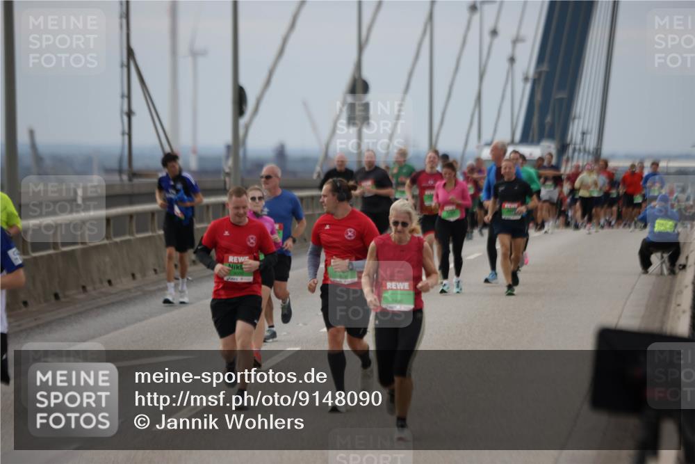 03.10.2025 - Köhlbrandbrückenlauf Jannik Wohlers http://msf.ph/oto/9148090 03.10.2025 15:52:01 Position 1 7430 meine-sportfotos.de