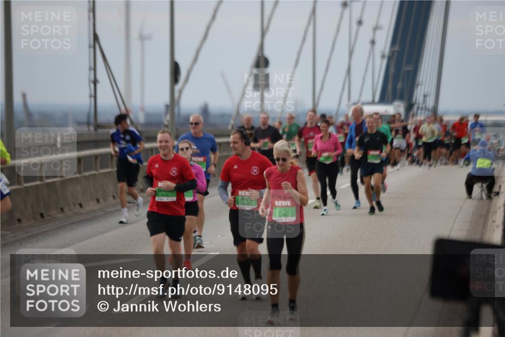 03.10.2025 - Köhlbrandbrückenlauf Jannik Wohlers http://msf.ph/oto/9148095 03.10.2025 15:52:01 Position 1 9000, 8998, 7430 meine-sportfotos.de