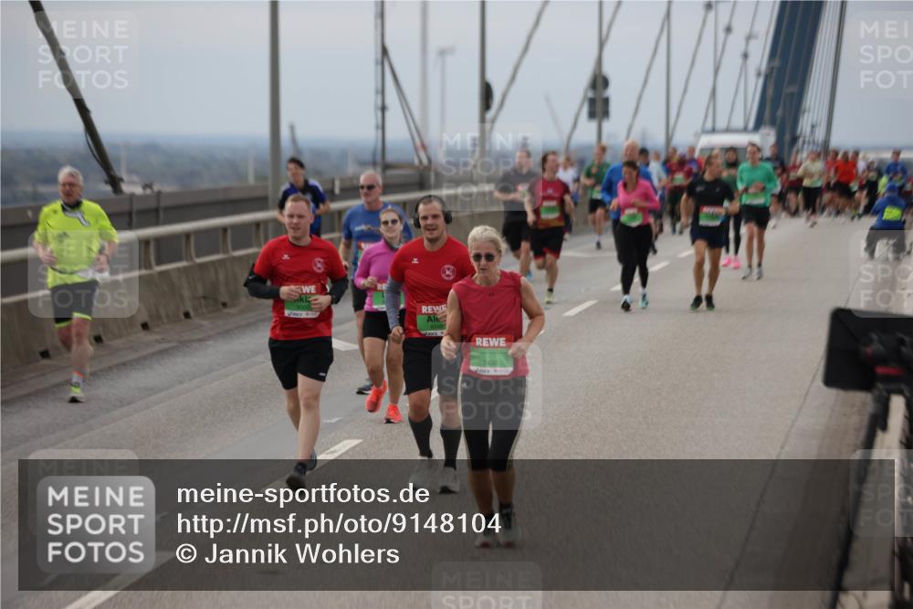 03.10.2025 - Köhlbrandbrückenlauf Jannik Wohlers http://msf.ph/oto/9148104 03.10.2025 15:52:03 Position 1 7430 meine-sportfotos.de