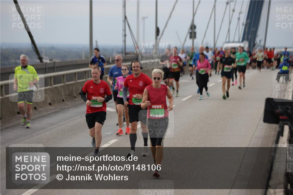 03.10.2025 - Köhlbrandbrückenlauf Jannik Wohlers http://msf.ph/oto/9148106 03.10.2025 15:52:04 Position 1 8998, 7430 meine-sportfotos.de