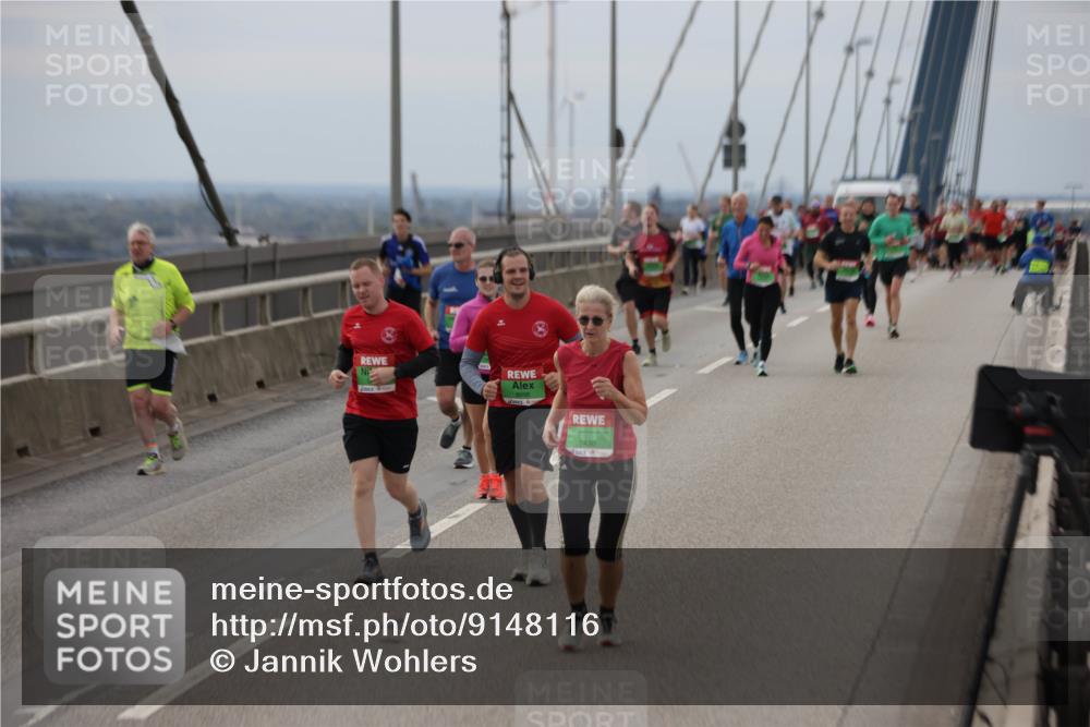 03.10.2025 - Köhlbrandbrückenlauf Jannik Wohlers http://msf.ph/oto/9148116 03.10.2025 15:52:04 Position 1 7430 meine-sportfotos.de