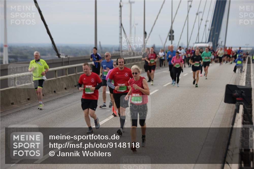 03.10.2025 - Köhlbrandbrückenlauf Jannik Wohlers http://msf.ph/oto/9148118 03.10.2025 15:52:04 Position 1 00, 7430 meine-sportfotos.de