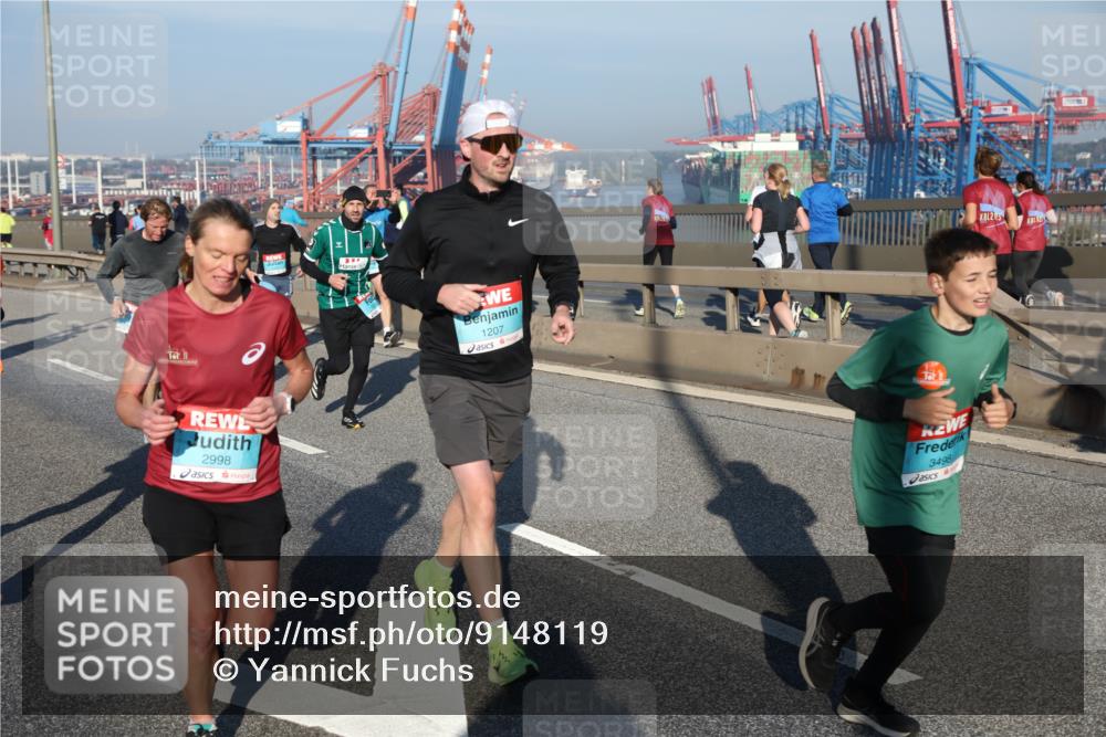 03.10.2025 - Köhlbrandbrückenlauf Yannick Fuchs http://msf.ph/oto/9148119 03.10.2025 08:39:30 Position 2 2998, 1207, 25, 3498, 120 meine-sportfotos.de