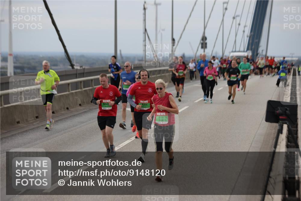 03.10.2025 - Köhlbrandbrückenlauf Jannik Wohlers http://msf.ph/oto/9148120 03.10.2025 15:52:04 Position 1 7430 meine-sportfotos.de