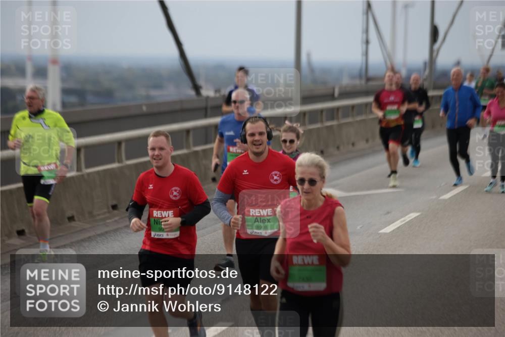 03.10.2025 - Köhlbrandbrückenlauf Jannik Wohlers http://msf.ph/oto/9148122 03.10.2025 15:52:05 Position 1 8998, 7430 meine-sportfotos.de