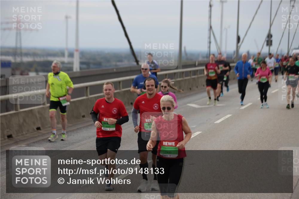 03.10.2025 - Köhlbrandbrückenlauf Jannik Wohlers http://msf.ph/oto/9148133 03.10.2025 15:52:06 Position 1 9000, 7430 meine-sportfotos.de
